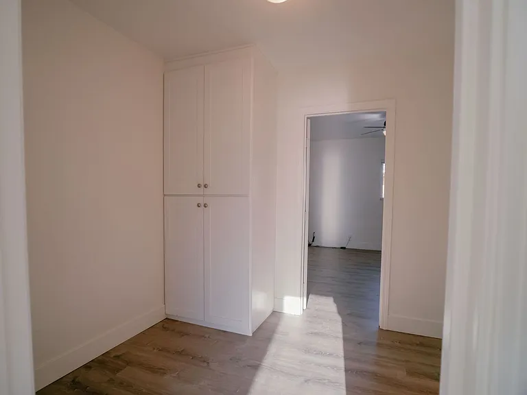 Parkway Plaza Apartments — Photo 39