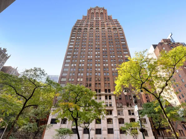 320 East 42nd Street image 1 of 6