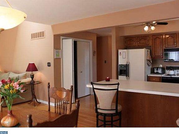 2nd image of 67 Yellowwood Dr