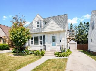 1120 Harry Ct, Sheboygan, WI 53083