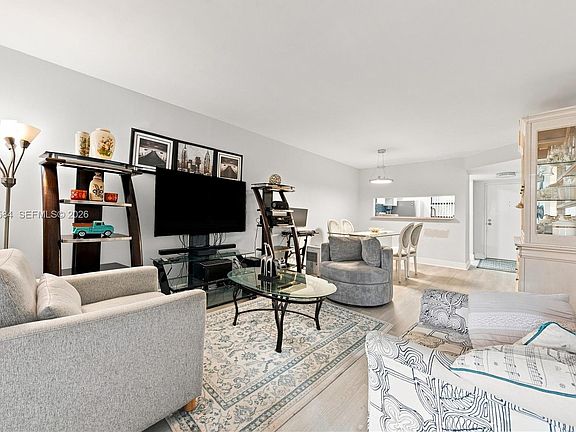 5th image of 3199 Foxcroft Rd APT 104