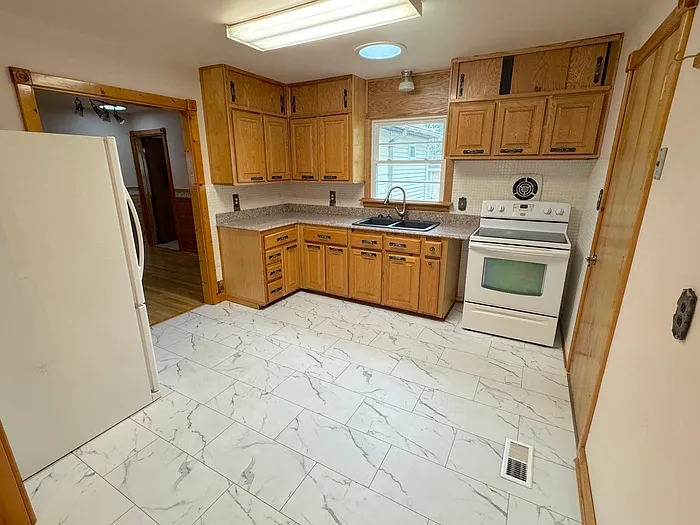 5007 Hazelwood Rd — Photo 8