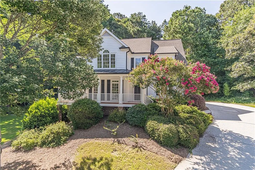 5 bed, 4.0 bath, 3244 sqft, $3,200 — Photo 1