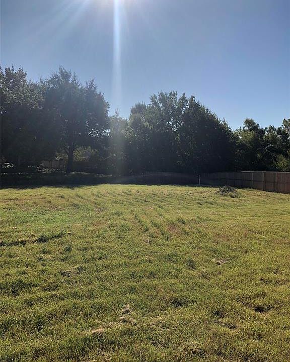2nd image of 2120 Waterloo Pl
