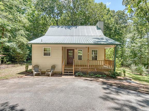 3rd image of 2092 Wood Lake Ln