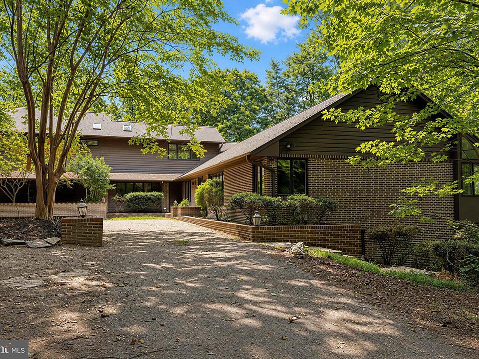 1st image of 8425 Mausen Ln