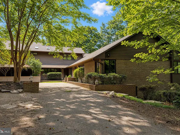 8425 Mausen Ln, La Plata, MD 20646