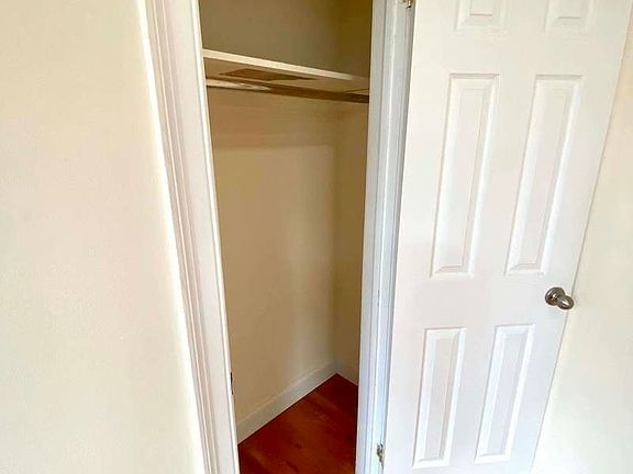 4th image of 3026 31st St APT 3