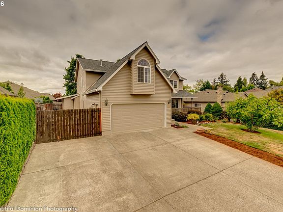 4th image of 2593 NE Lorie Dr