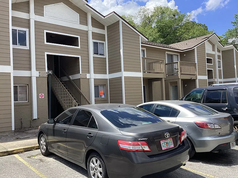 2052 Bowen Dr #2052 — Photo 1