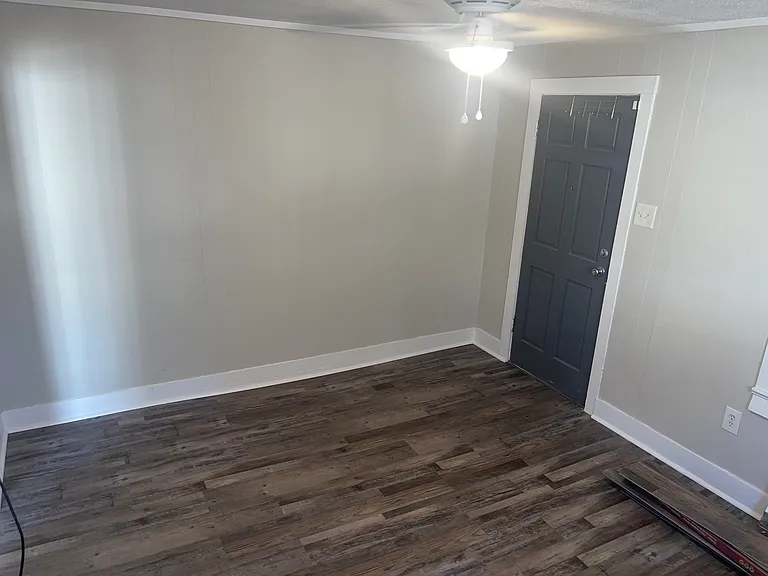 304 Reagan St — Photo 11