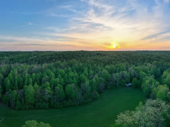 965 Flag Springs Rd, Lynnville, TN 38472