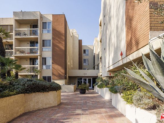 2nd image of 5143 Bakman Ave APT 208