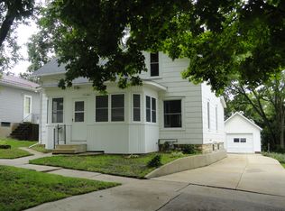 116 S Davis St, Anamosa, IA 52205