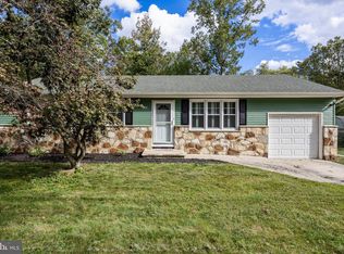 930 Birch Ln, Williamstown, NJ 08094