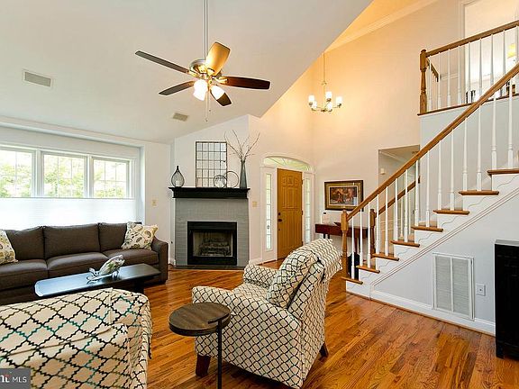 4th image of 104 Barkwood Dr