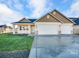 11053 White Oak Dr, Caldwell, ID 83607