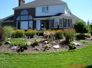 17135 Stonebrook Dr, Northville, MI 48168