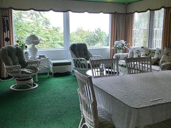 Water views from many rooms