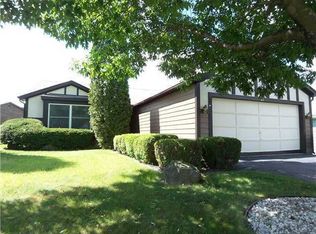 21 Tall Tree Dr, Penfield, NY 14526