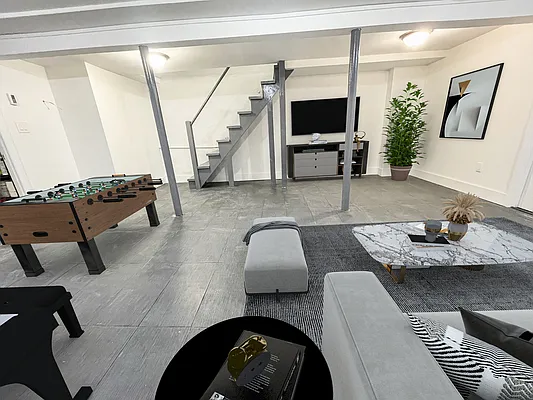 Rented by Owner | media 42