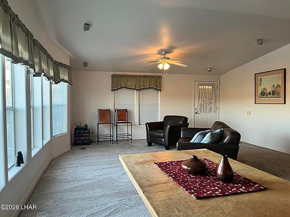 3rd image of 512 E Bluewater Dr