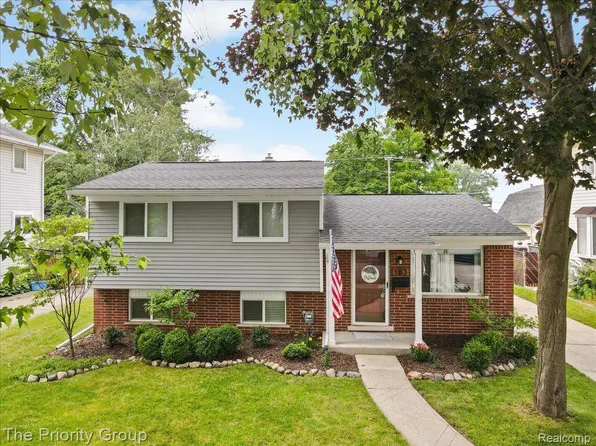 183 Washington St, Mount Clemens, MI 48043