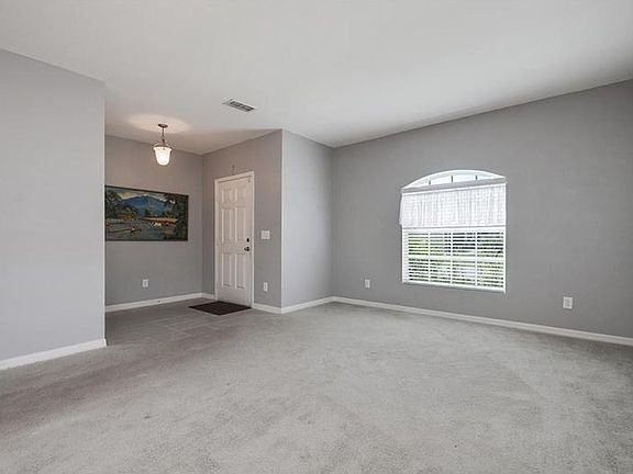 4th image of 3185 Queen Alexandria Dr