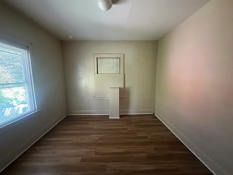 414 Kentucky Ct — Photo 2