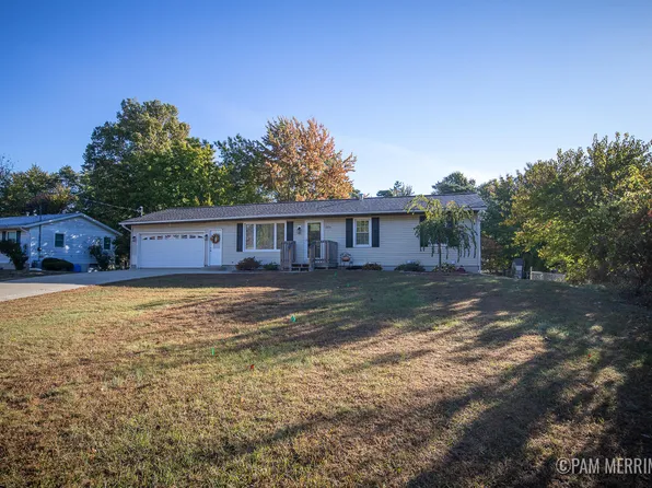 3154 Memorial Dr, Holland, MI 49424