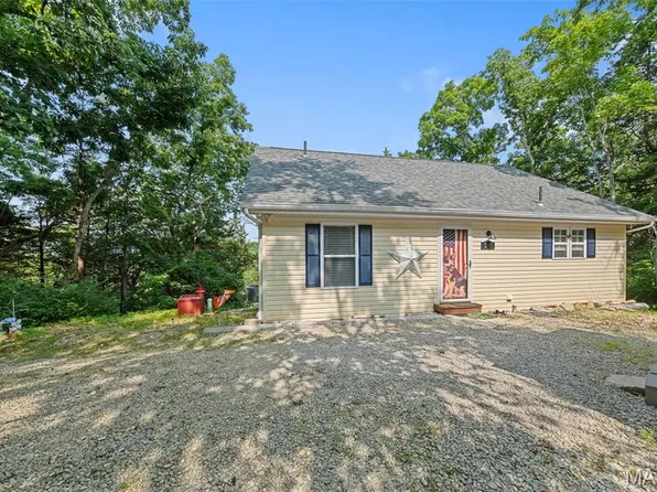 28 Cedar Dr, New Florence, MO 63363