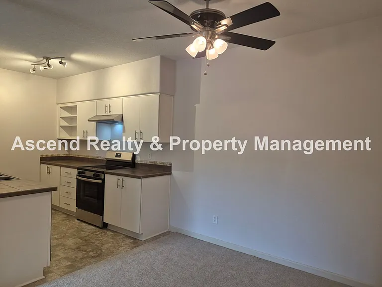 10664 NE Holly St #206 — Photo 8