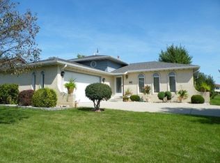 9825 Pierce St, Crown Point, IN 46307