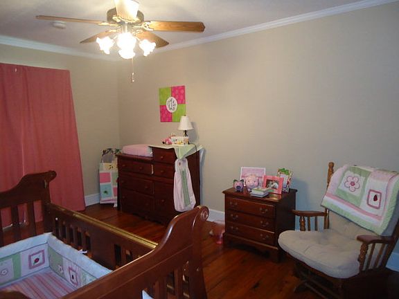 2nd image of 104 Holly Ln