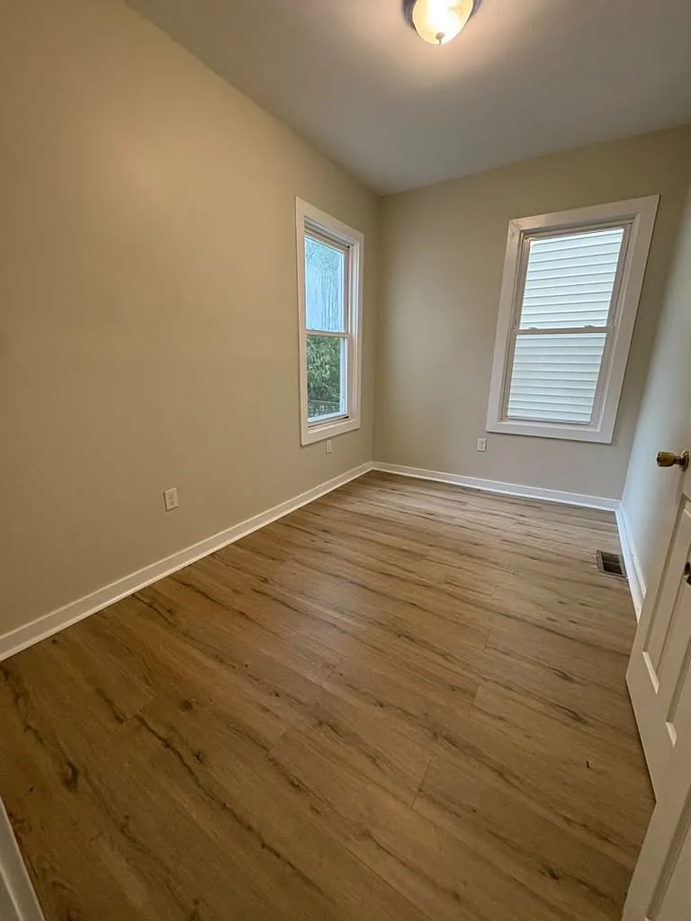3 bed, $2,100 — Photo 2