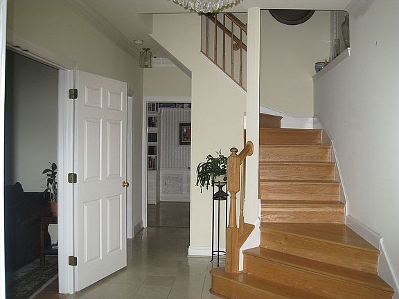 Steps to the first floor 