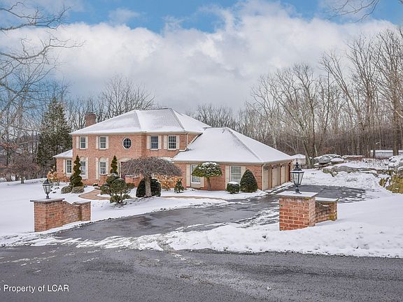 3rd image of 911 Seybert St