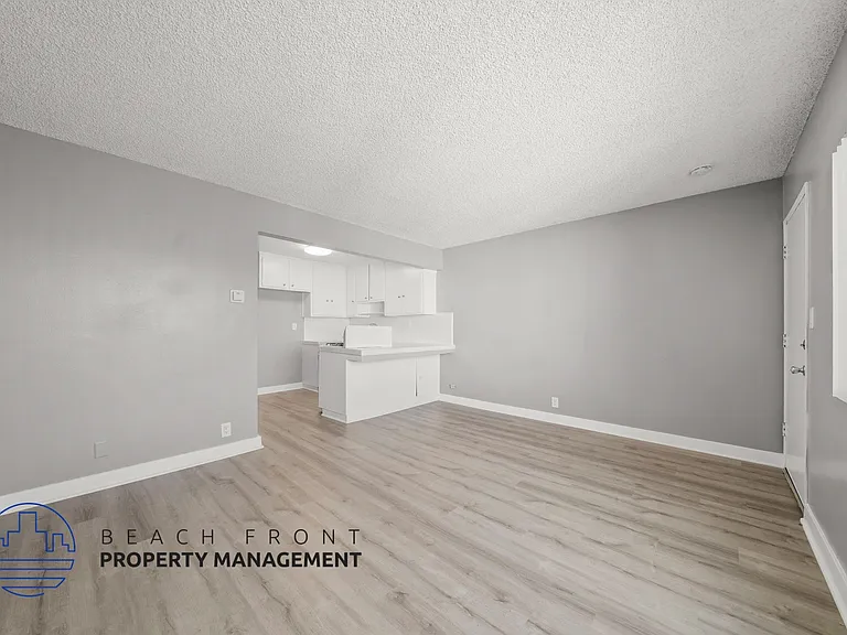 2816 W. 182nd Street — Photo 13