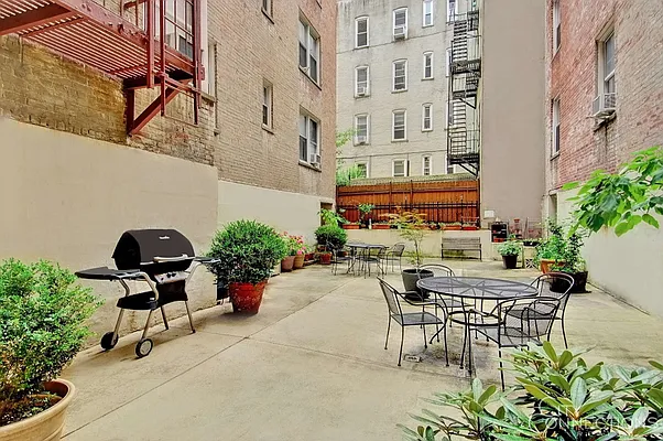 Sold by City Connections Realty | media 7