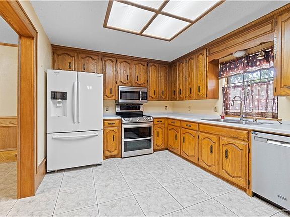 4th image of 2116 Nightingale Ave