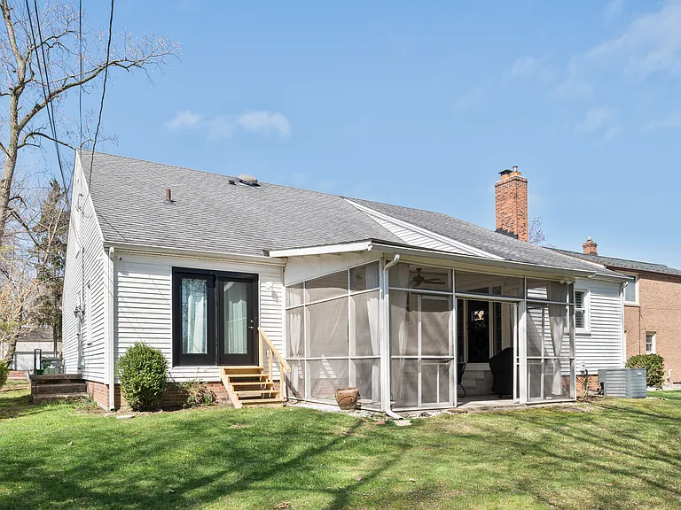 389 Lake Park Dr — Photo 31