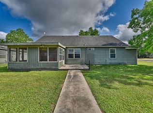 2380 3rd St, Rock Island, TX 77470