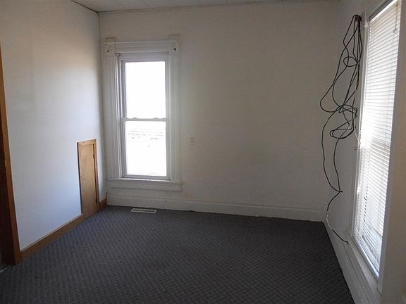 3rd image of 101 Walnut St
