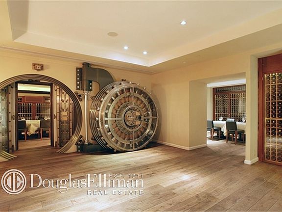 5th image of 55 Wall St APT 510