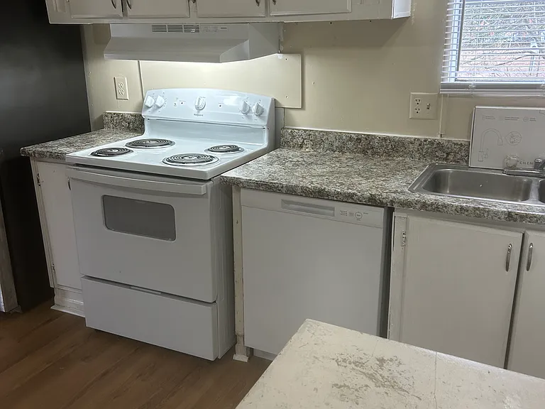 142 Industrial Dr #D9 — Photo 8