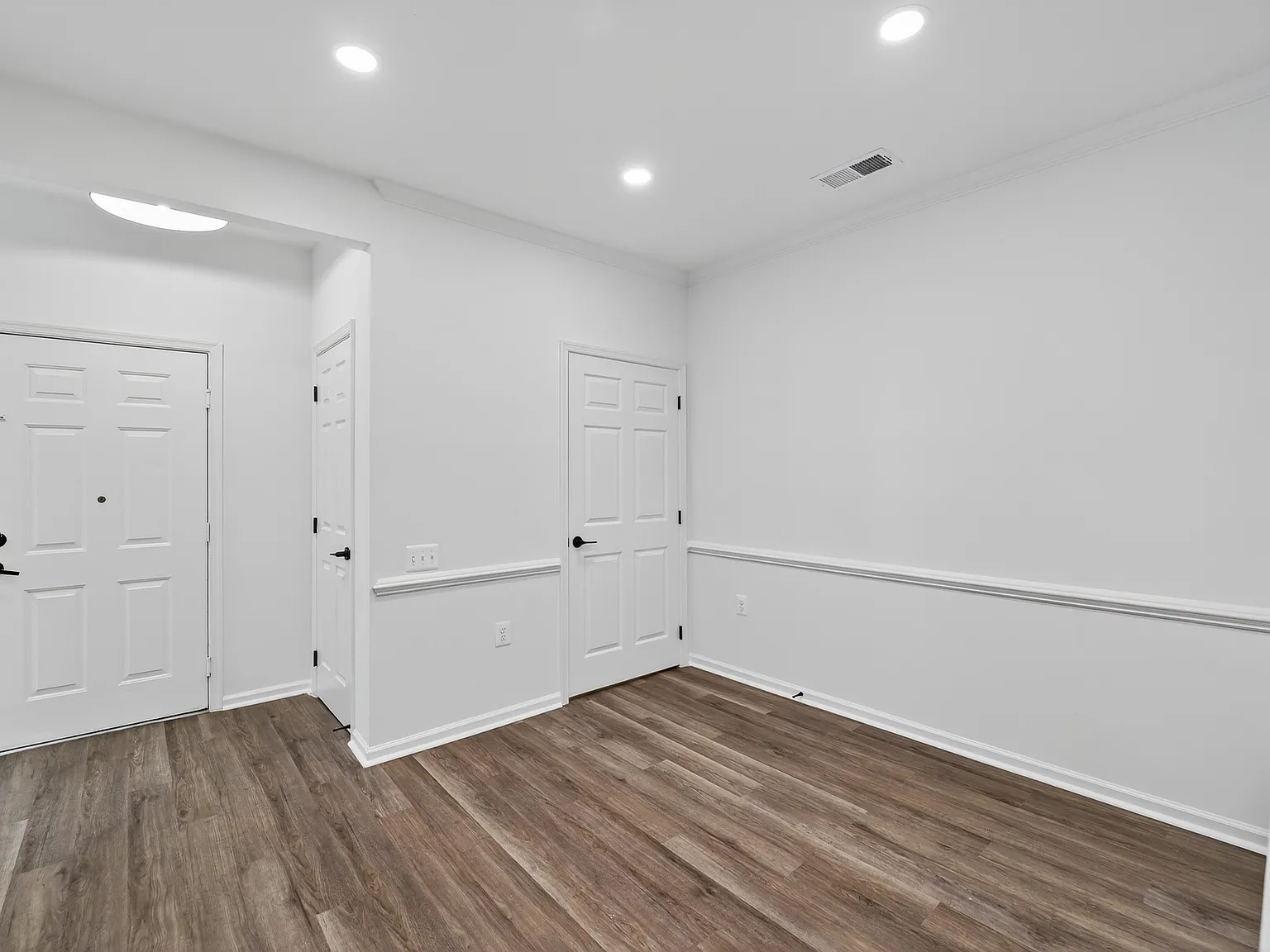 Brittany Commons Apartments — Photo 3