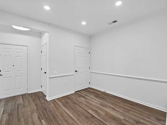 3rd image of 10122 Kensal Way #2-003201