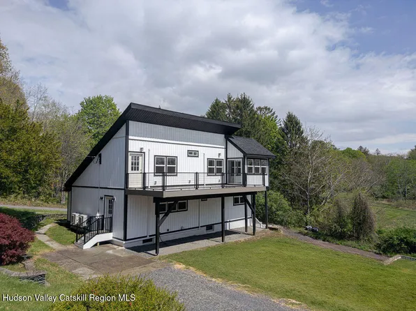 6 Wang Drive, Craryville, NY 12521