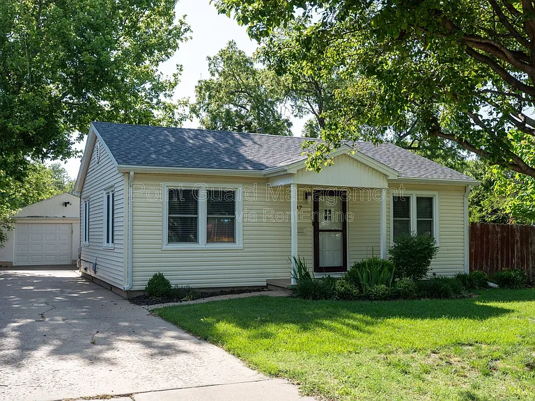 547 N Custer St — Photo 41