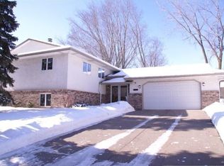 3569 Cohansey St, Shoreview, MN 55126